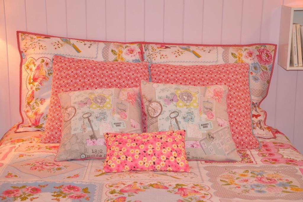 La Maison De Rose Bed & Breakfast Brossac Room photo